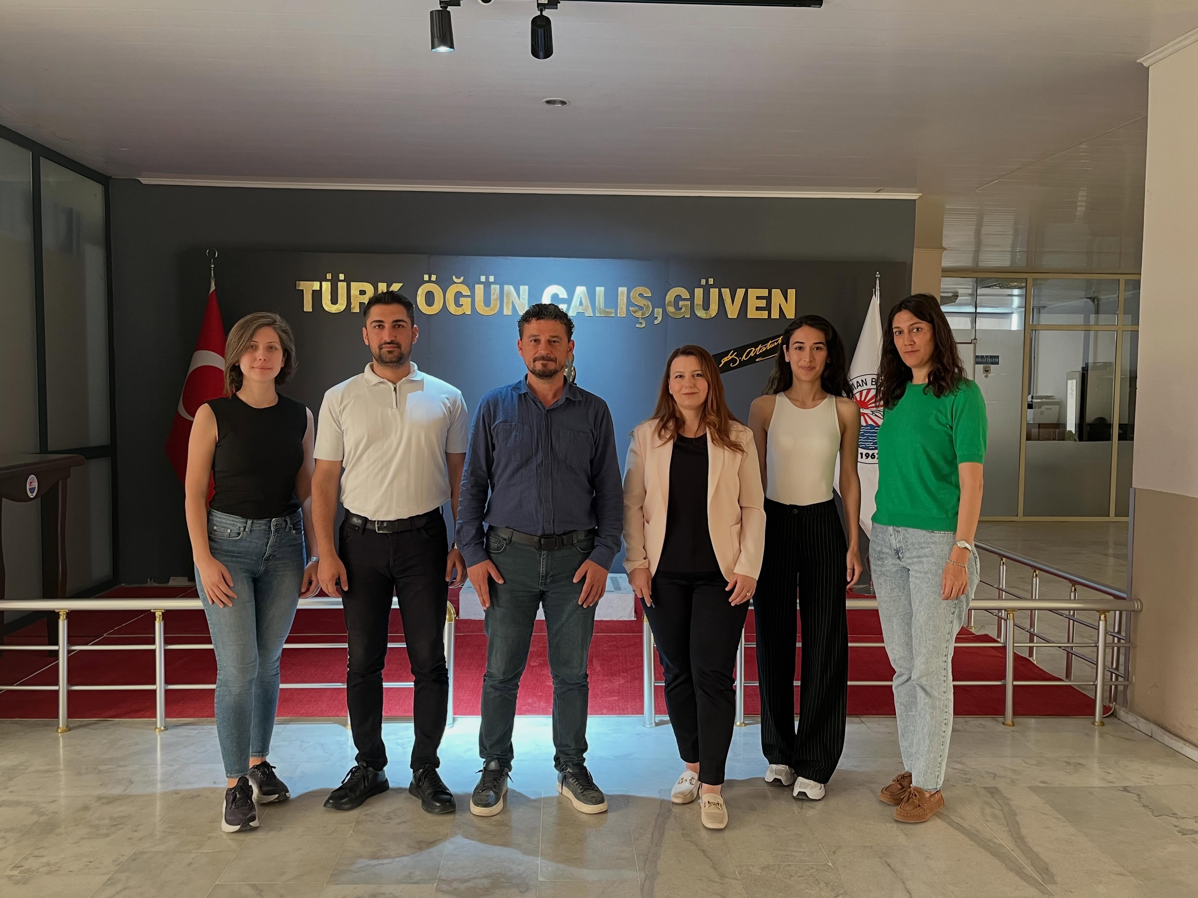 TMMOB Mimarlar Odası Ortaca Temsilciliği Yönetim Kurulu olarak Dalaman Belediye Başkan Yardımcısı Rıza Kurt’u makamında ziyaret ettik. 

Gerçekleştirilen görüşmede genel kent gündemi ve hayata geçirilmesi planlanan projeler üzerine fikir alışverişinde bulunuldu.

Nazik kabulleri için teşekkür ederiz.
@dalamanbelediyesi