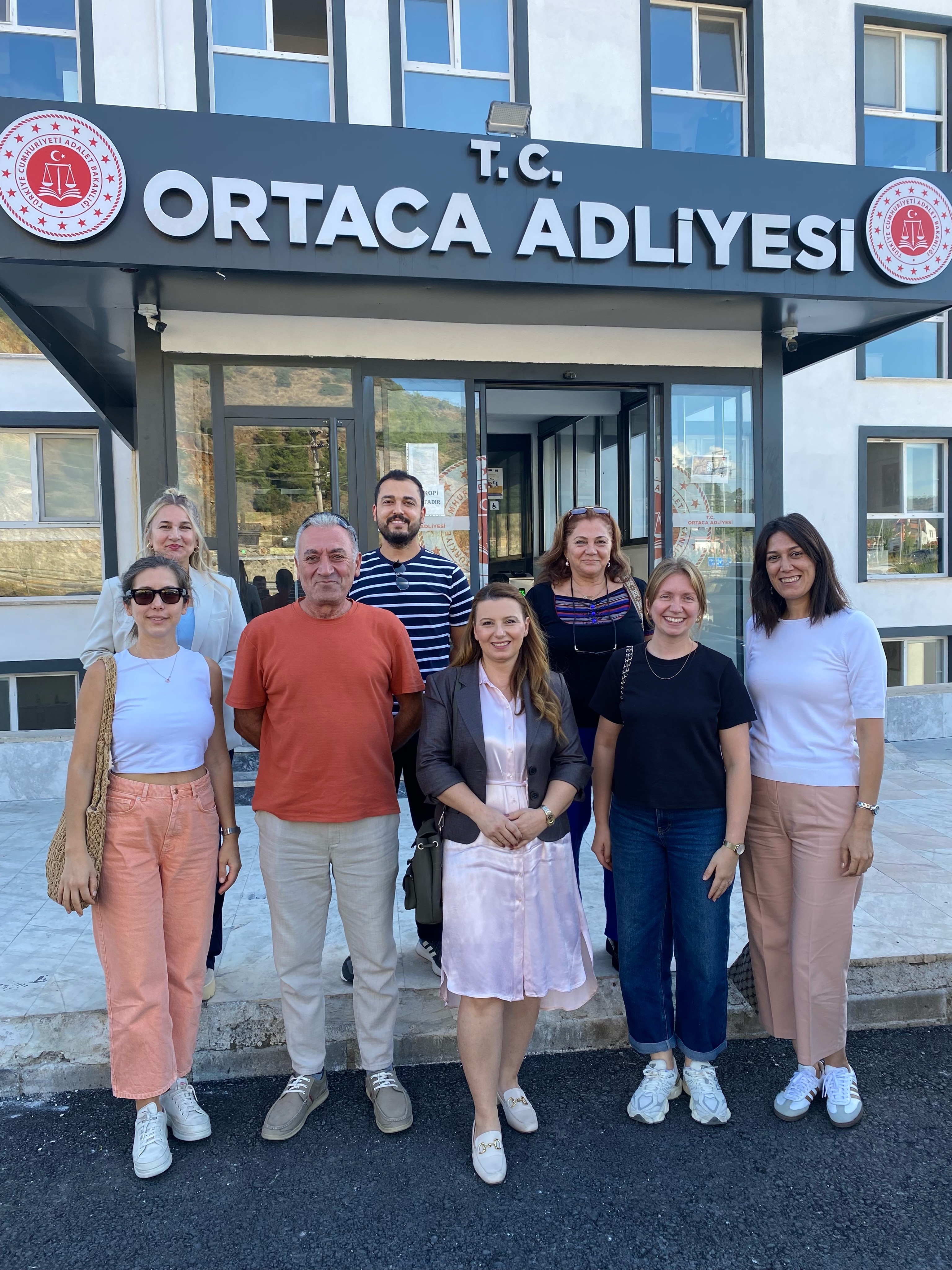 Ortaca Adliyesi’nde bilirkişilik yeminini gerçekleştiren meslektaşlarımızı tebrik ediyor, yeni görevlerinde başarılar diliyoruz.

Mesleki bilgi ve deneyimleriyle adalete katkı sunmaları dileğiyle.